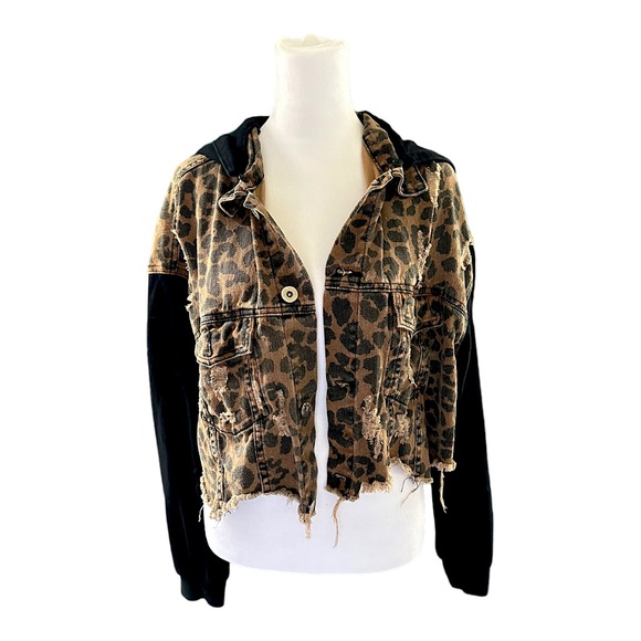 Dance & Marvel Jean Jacket Women Size M Distressed Crop Cutout Cheetah Print - Picture 6 of 8